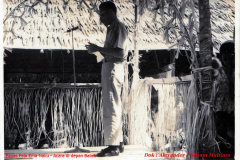 Panas-Pela-Ema-Naku-11-Acara-di-depan-Baileo